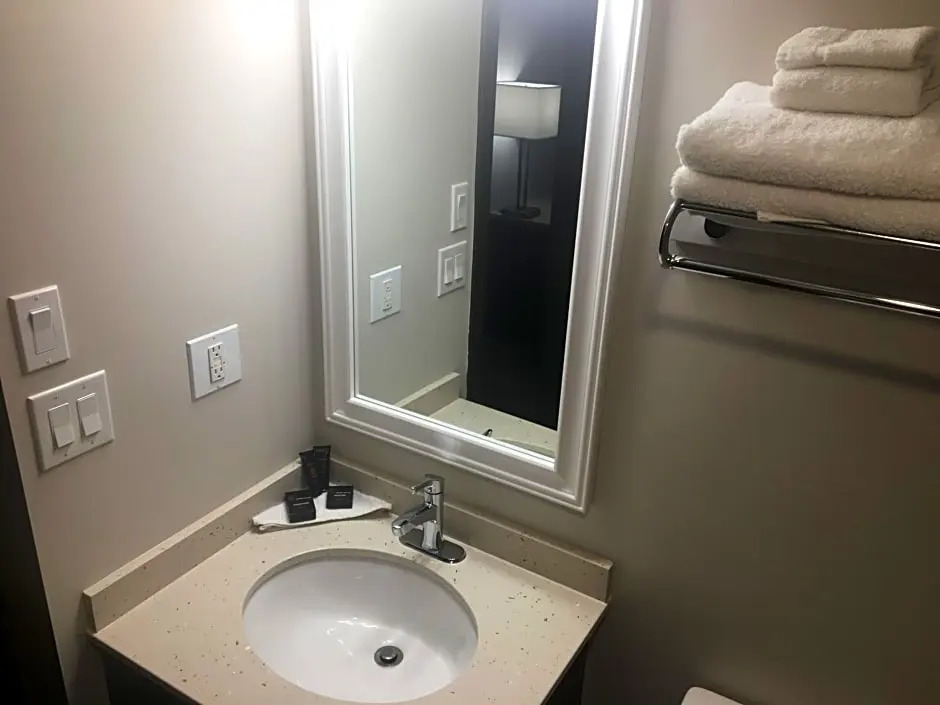 Homestead Inn & Suites
