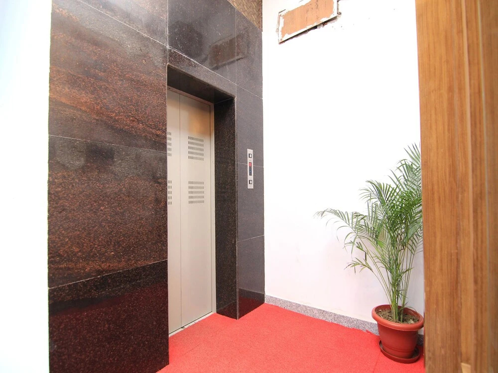 OYO 14570 Hotel Sona Plaza