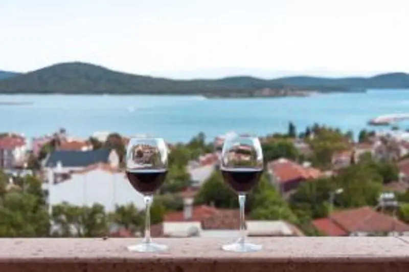 Cunda Tas Konak Otel