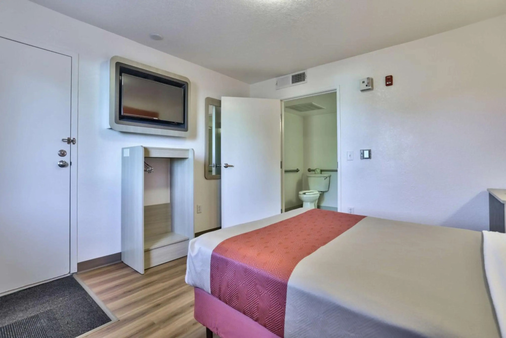 Motel 6-Flagstaff, AZ - Butler