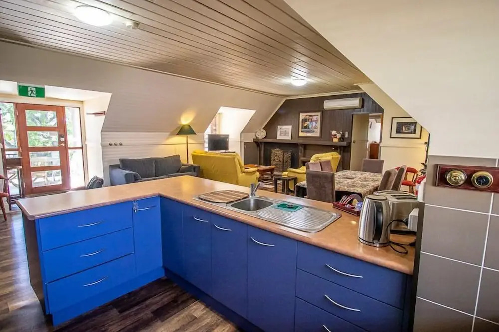 Gold Mine Guest House and Cafe