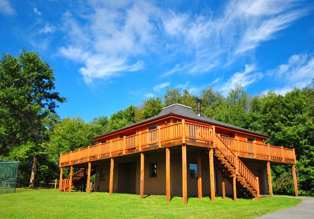 Log Hut 3 Bedroom House