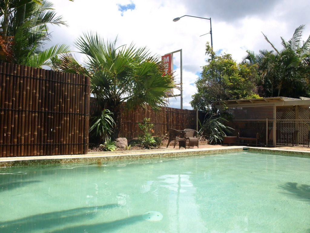 Pacific Paradise Airport Motel