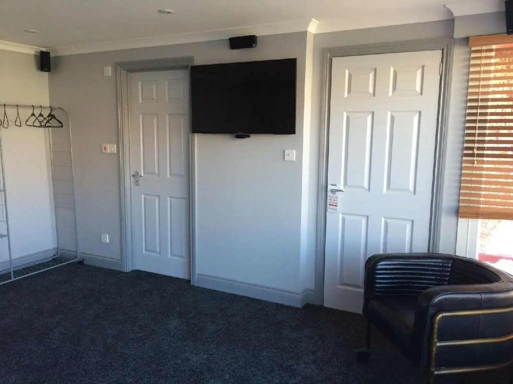 Links Lets Room Only