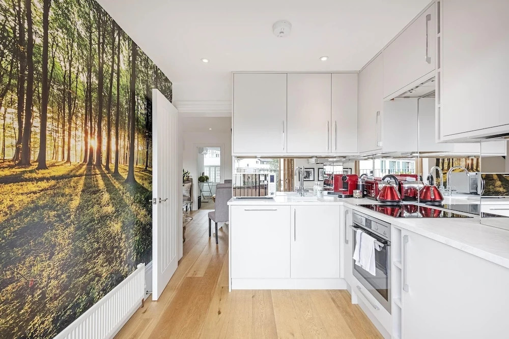 Pet-friendly Fulham 1-bed Apt, 2 Mins to Tube