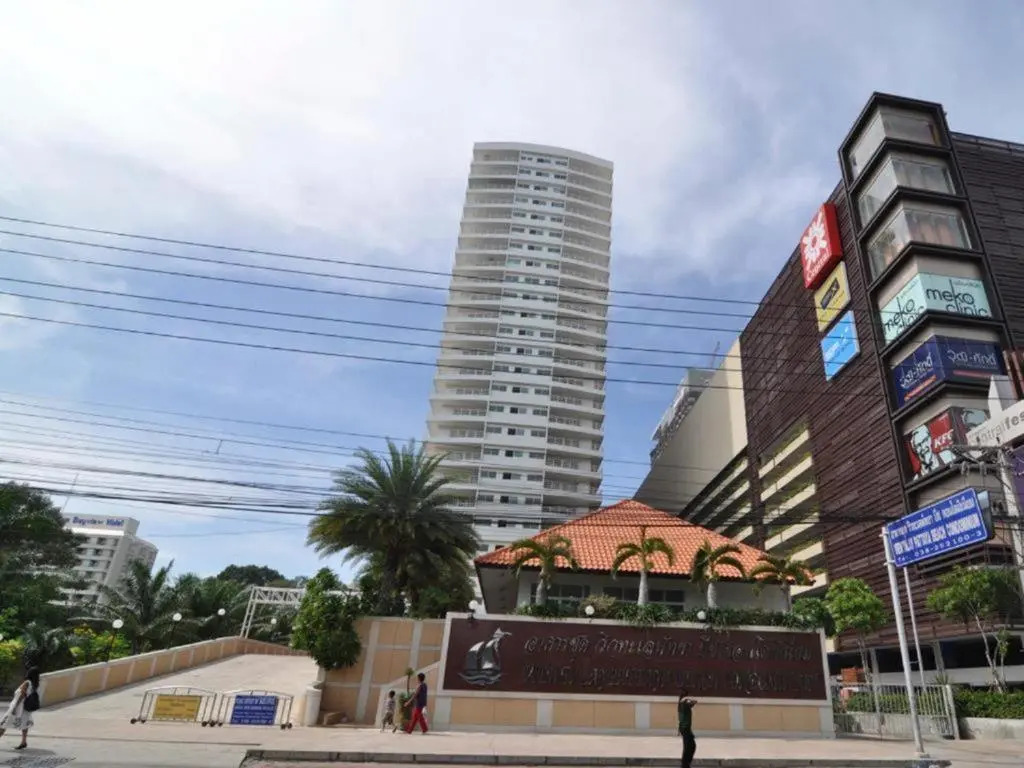 View Talay 6 Pattaya Beach Apartment by Honey