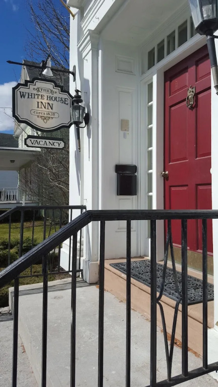The White House Inn