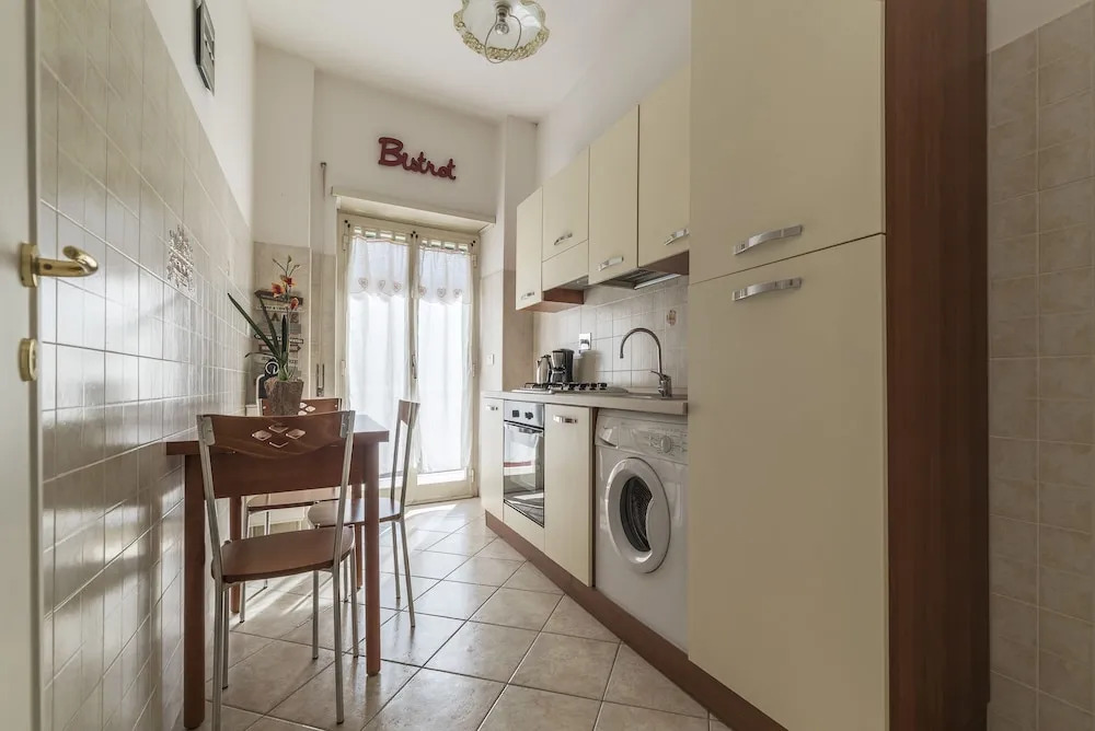 Aurelio Apartment Near the MM Ubaldi