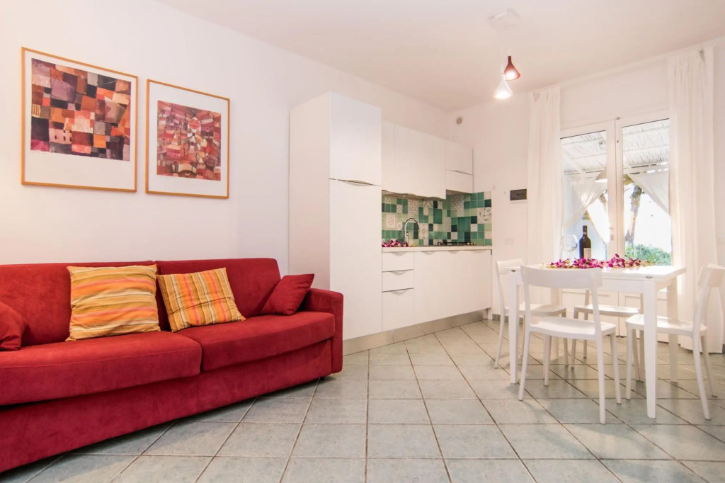 Terraced houses in a quiet seafront area with panoramic views.-Colibrì 3