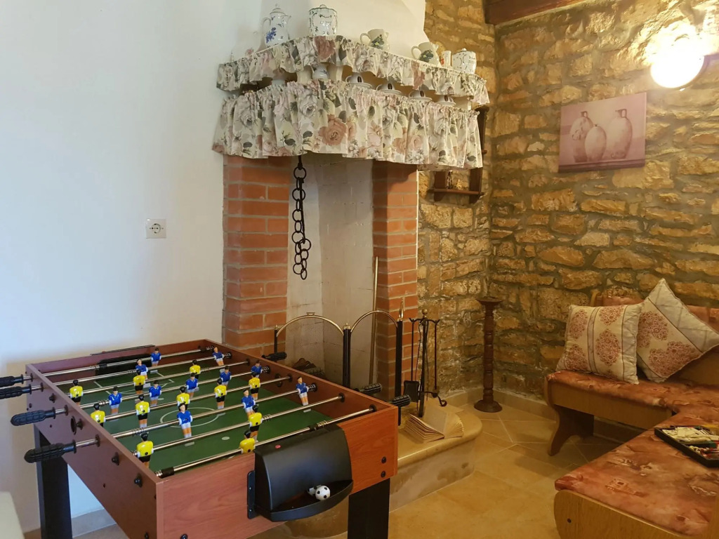 Country House in Rakalj With Scenic Sea Views