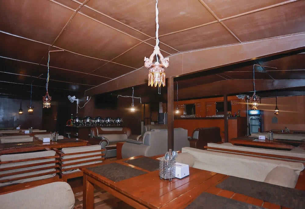 OYO 132 Hotel Fly Inn