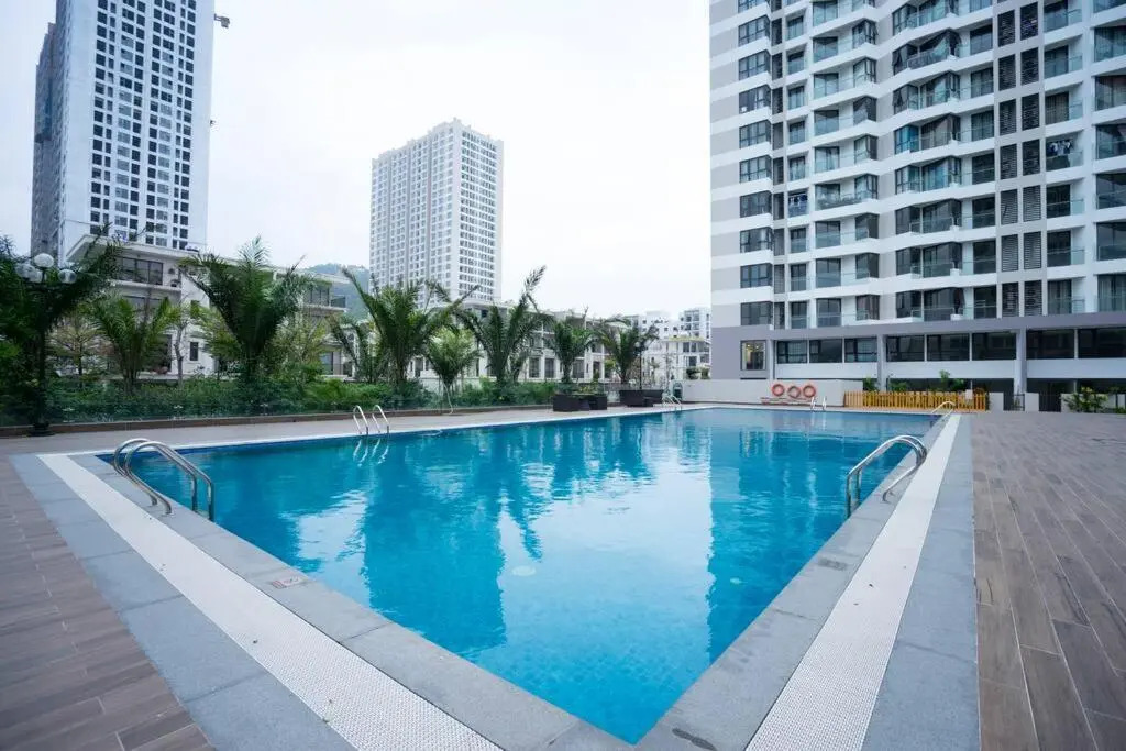 *Ha Long Homestay @ Sunrise Apartment- 4 BR