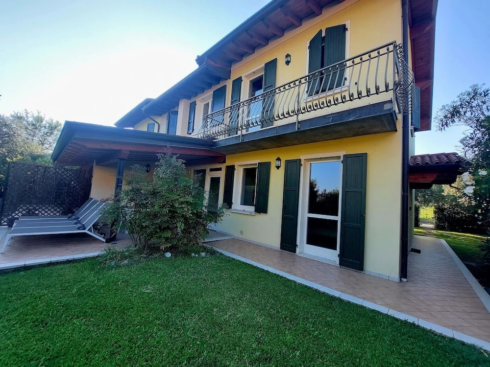 Elegant Lake Garda Villa With Garden