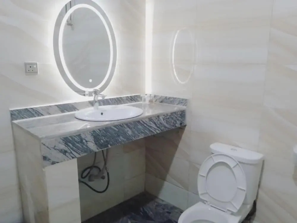 Bon Hotel Platinum