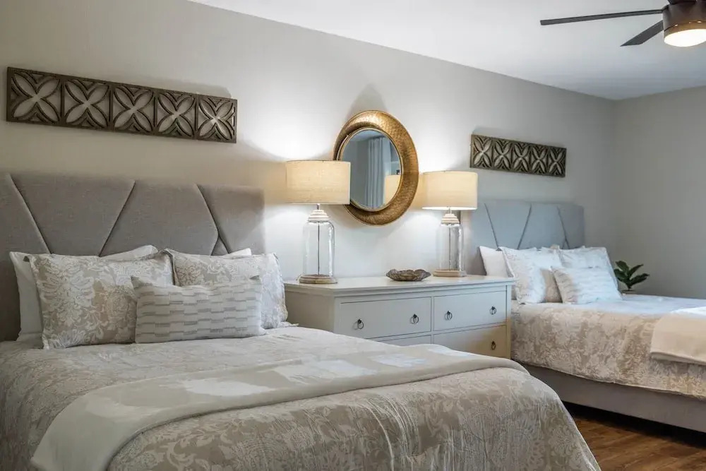 Scottsdale Waltann 3 Bedroom Home by RedAwning