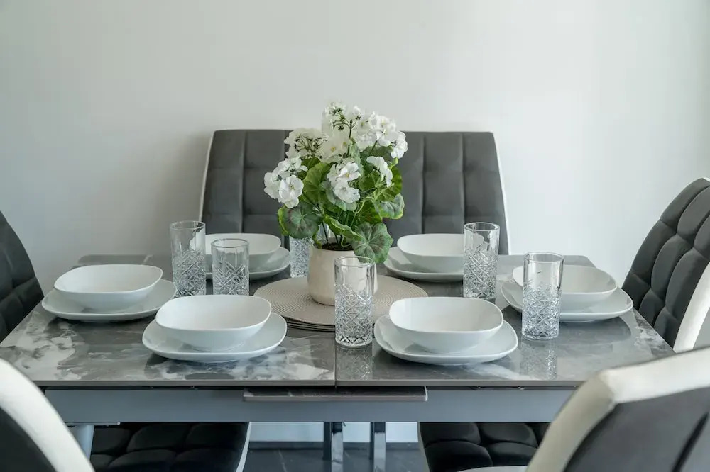 5 Bed House - Sleeps 11 - Garden