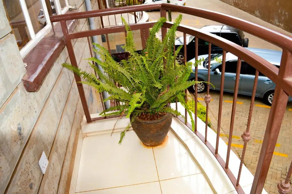 Roma Stays - Prestigious Lifestyle 2 bedroom all ensuite Opp Garden City Mall