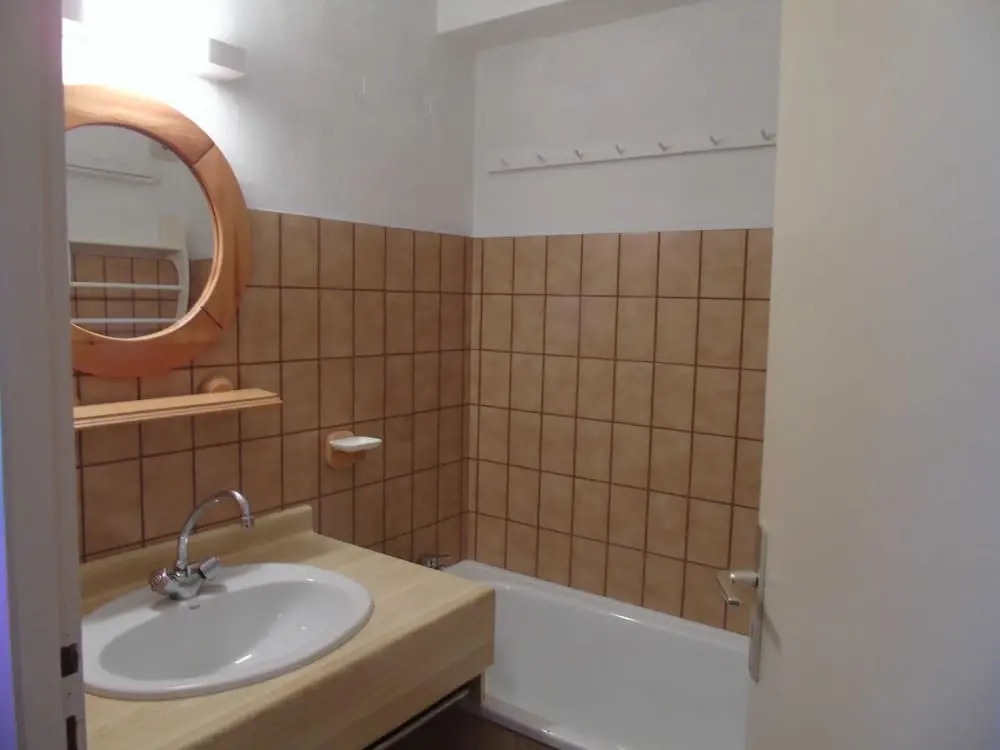 Lou Services Apartment CHAM23 LSI 001