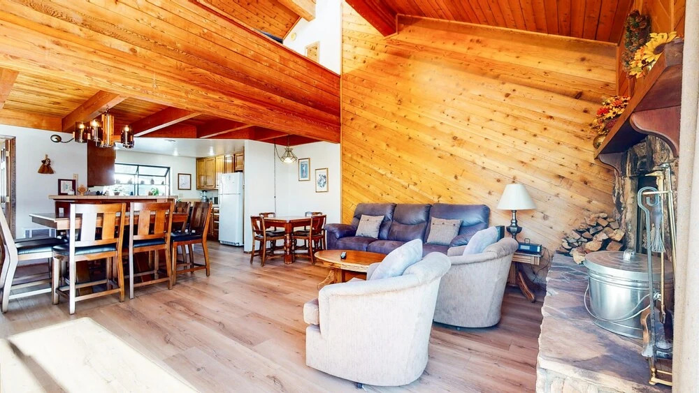 Snowflower 68 Spacious End Unit With Great Complex Amenities, Quiet Location by RedAwning