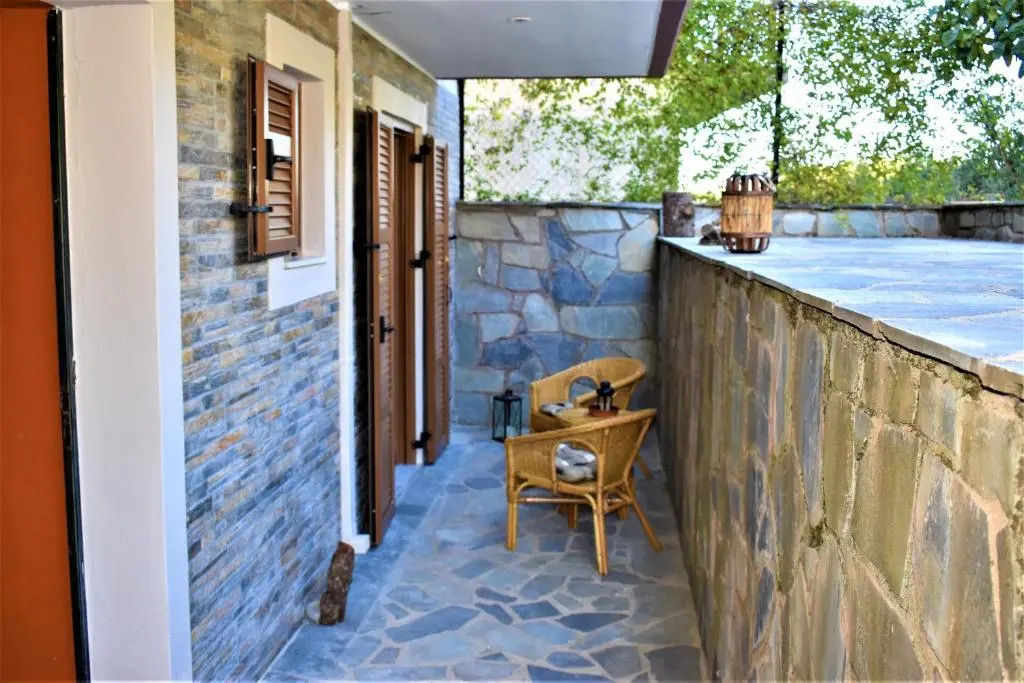 Mainades House