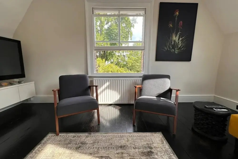 Stylish 1 Bedroom Top Floor Apartment in Highgate