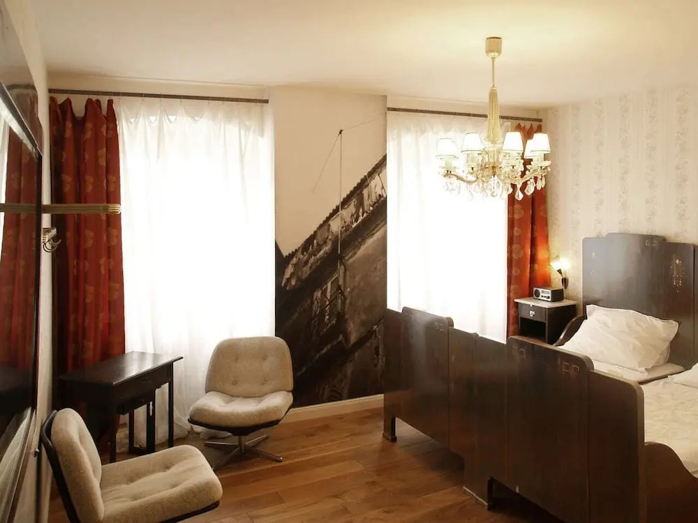 Hotel Lux