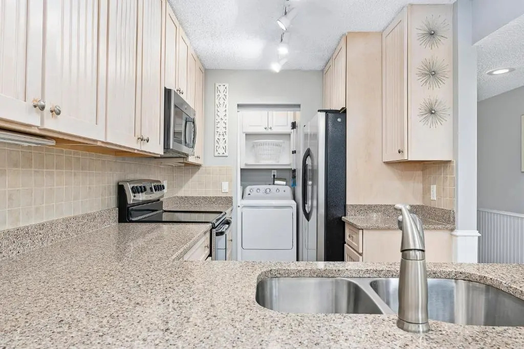 Colony Reef 2310, 3 Bedrooms, Sleeps 6, Ocean View, 2 Pools (1 heated), Elevator