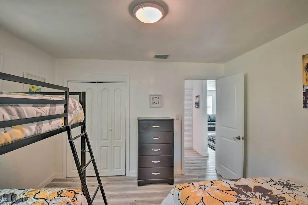 Daytona Beach Escape w/ Studio < 3 Mi to Beach!