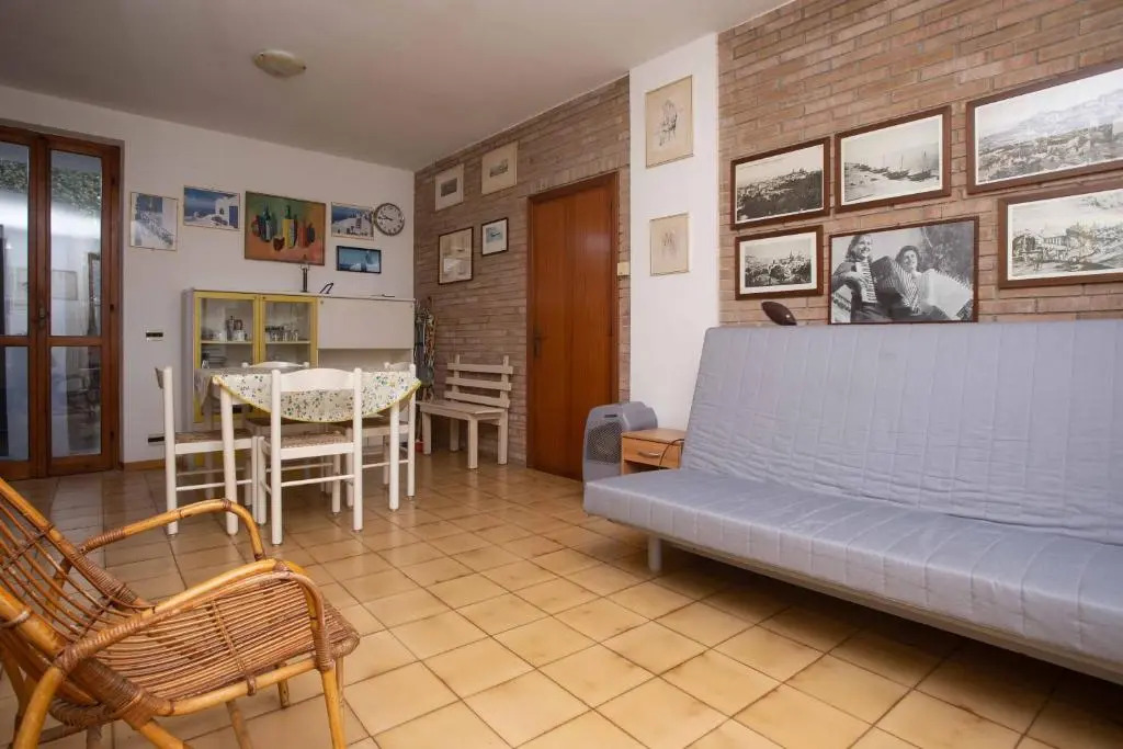 N66 - Numana, Trilocale in Centro Con Giardino
