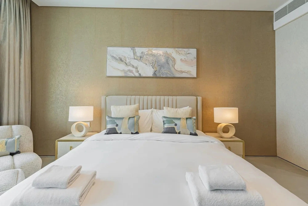 Live the Vibe Upgraded 2BR JBR Coastal Living