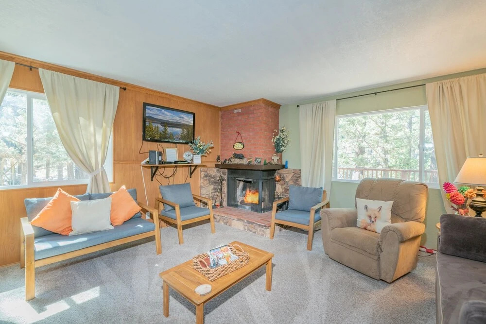 Nottingham's Nook - Tucked Away On A Quiet And Serene Lot Amongst The Trees! 2 Bedroom Home