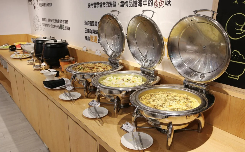 CHECK inn SELECT Chiayi RenAi