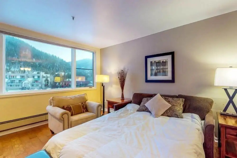 1 Bedroom Mountain Condo In Lakeside Village Near Keystone Lake With Complimentary Shuttle Service