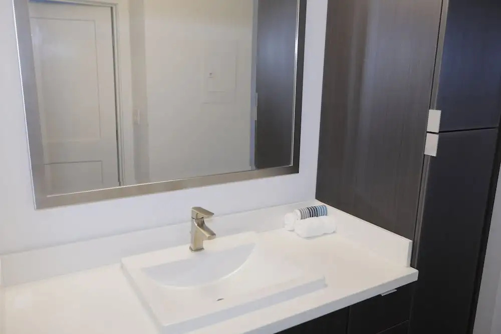 Hollywood Ace Residences