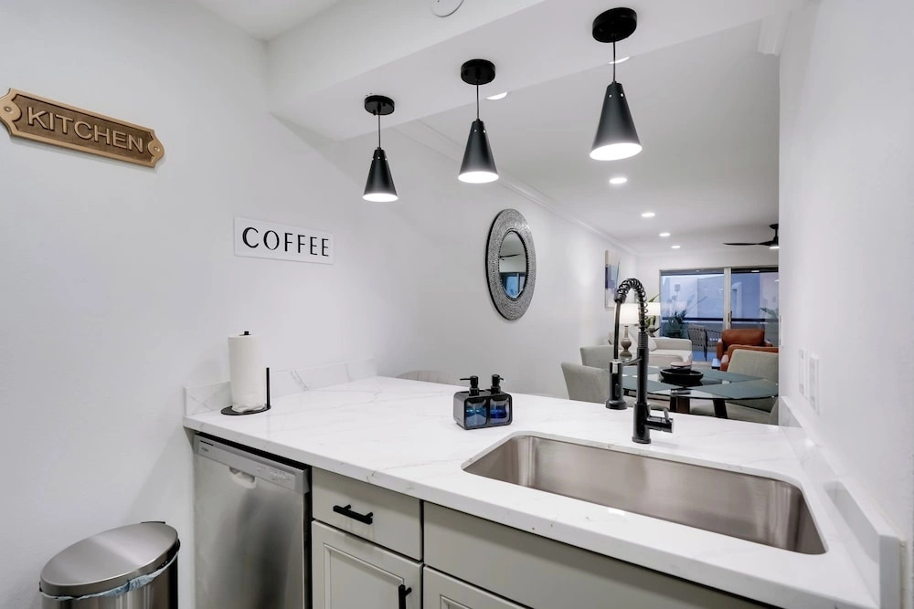 Old Town Oasis! Modern Unit w/ Resort-style Pool