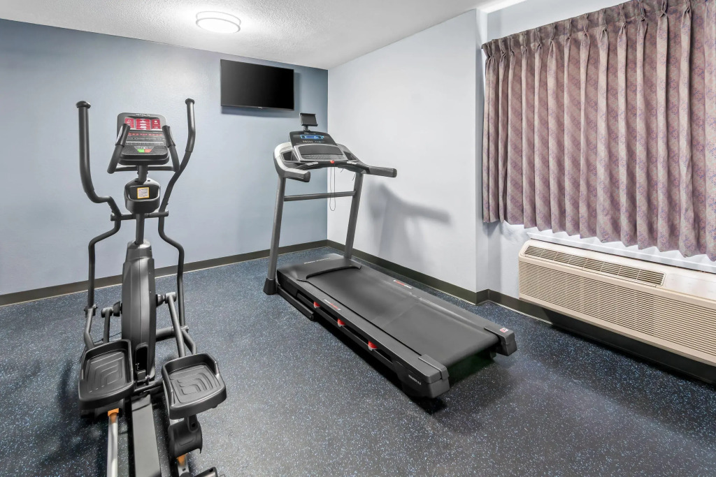 Days Inn & Suites by Wyndham DeSoto