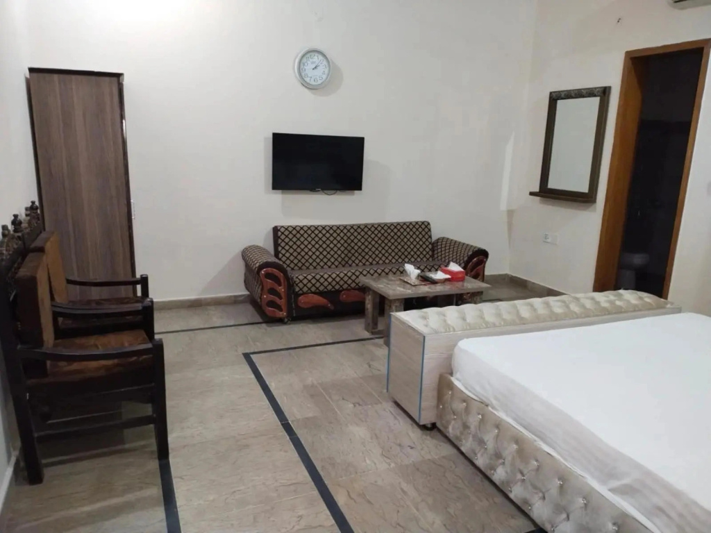 Hotel Day IN One