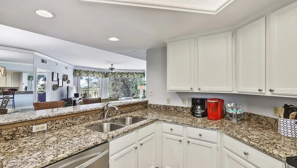 302 Windsor 1 Bedroom 2 Bathrooms Condo