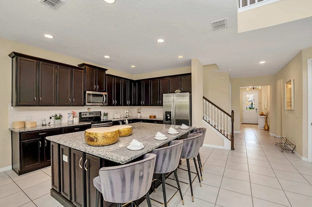 Luxurious Villa with Modern Decor and Huge Pool in Upscale Resort! #6S820