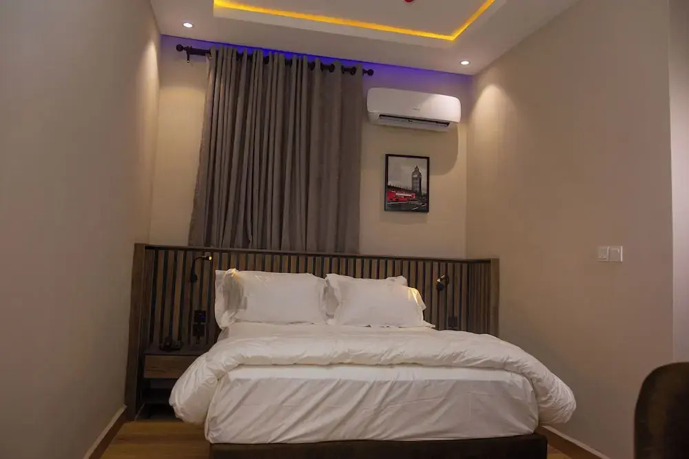 Grayville Hotels and Bistro