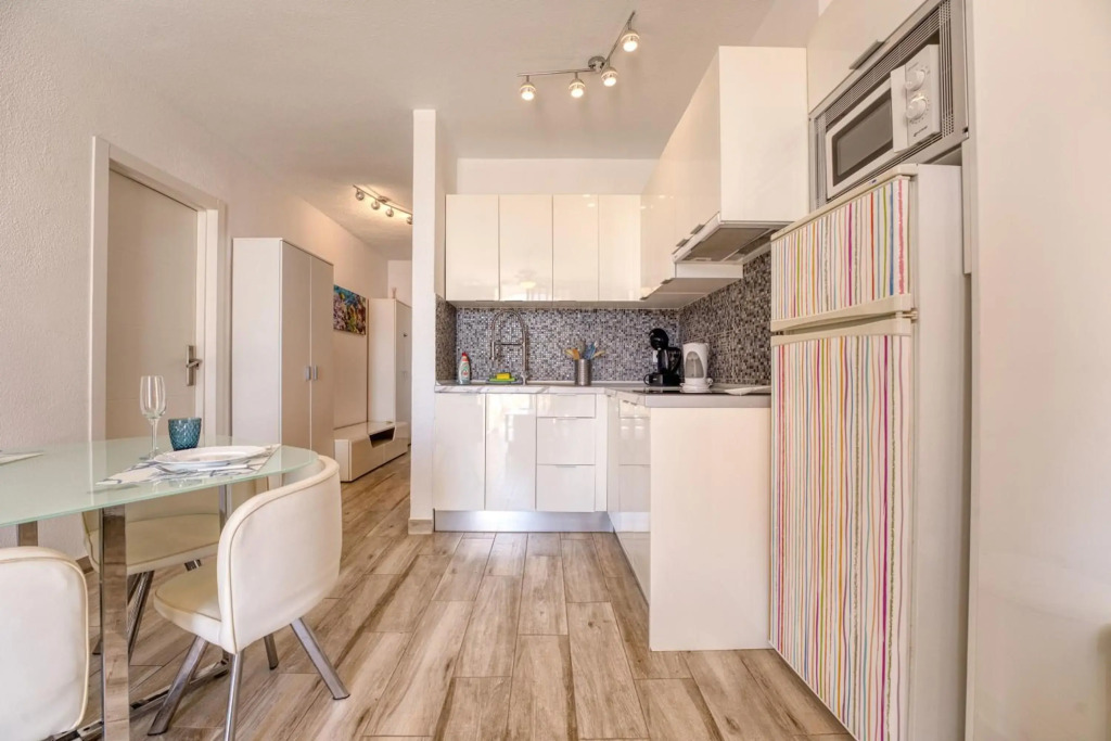 Large one bedroom apartment with incredible view 223