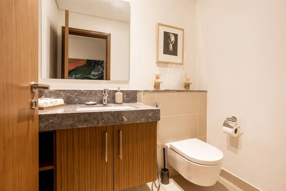 Waves - Sea View Luxury 3 Bedroom Apartment With Balcony