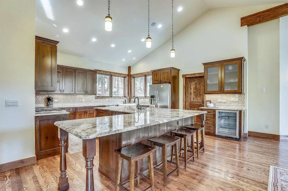 Highlands Getaway 4 Bedroom Home by RedAwning