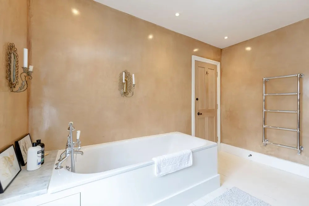 Vauxhall Oasis - 3 Bed House by BaseToGo