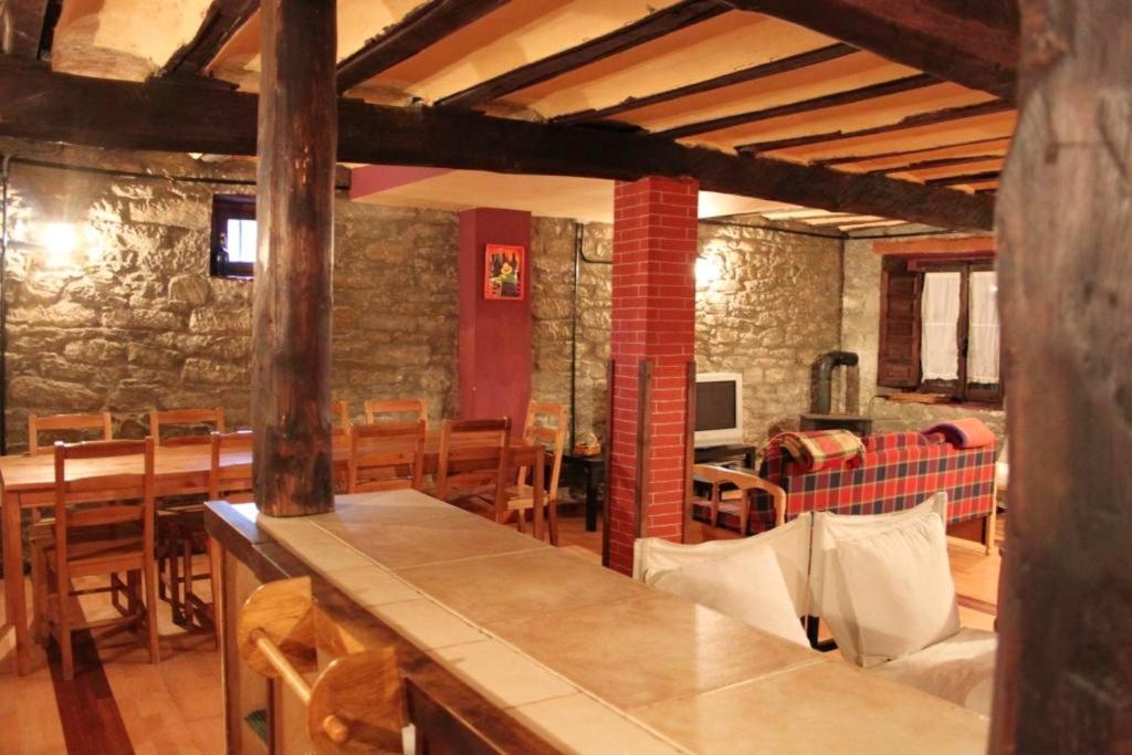 House With 5 Bedrooms in Mieres del Camino, With Wonderful Mountain View, Balcony and Wifi Near the Slopes