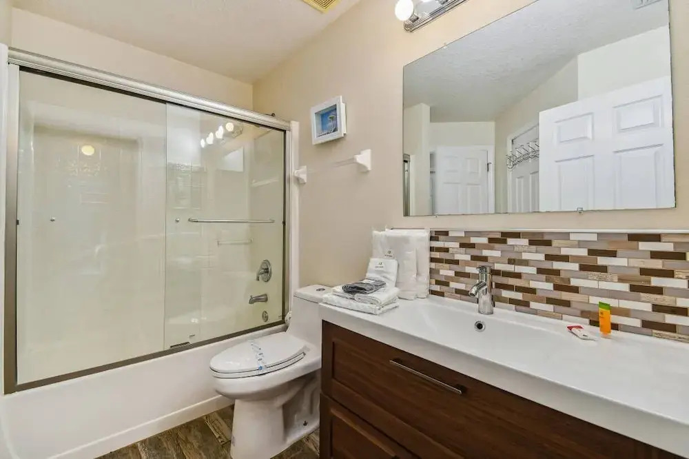 4BR Lake Berkley Home w/ Private Pool