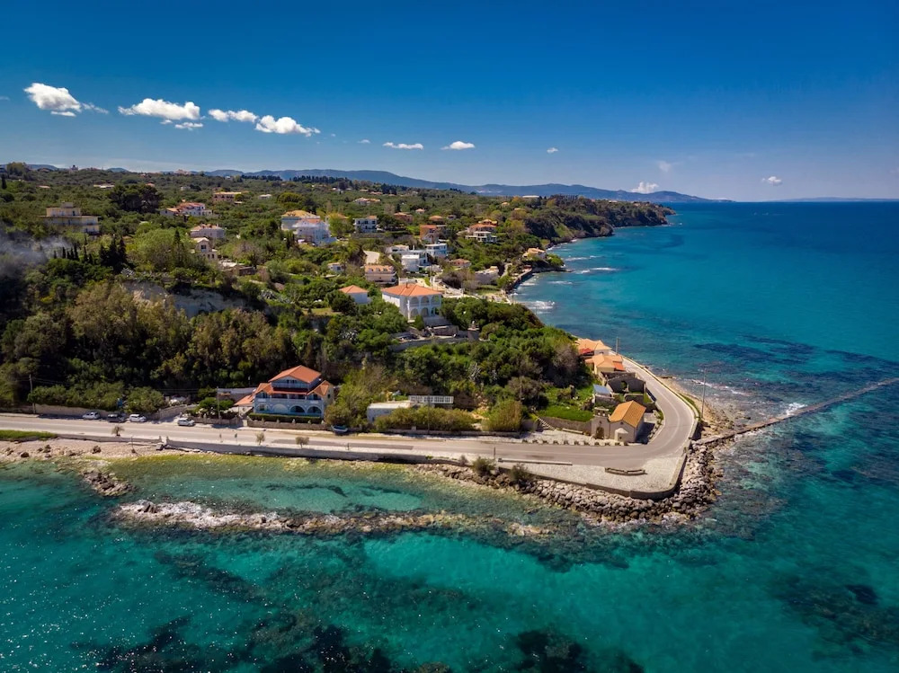 Elenas Seafront Deluxe Studios