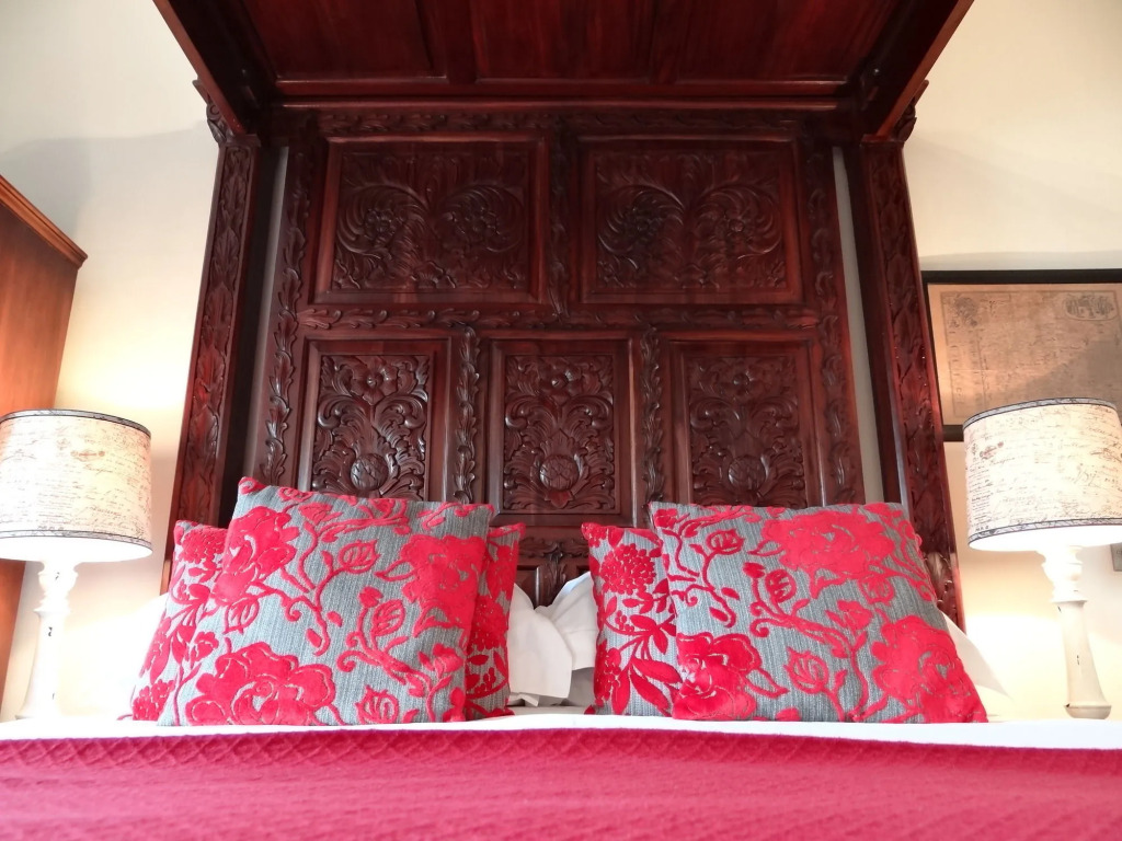 Rollestone Manor B&B and Restaurant