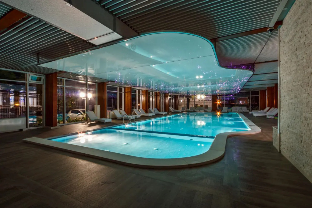 Carine Hotel Delfin