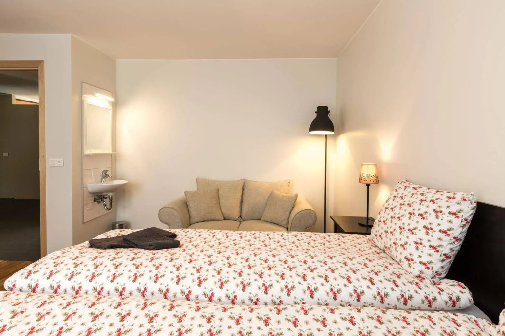 Guesthouse Garun, Skolavellir
